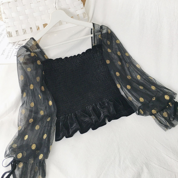 Női rövid fekete blúz, nyakkendővel és szögletes nyakkivágással