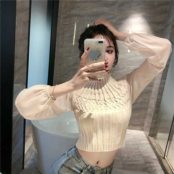 Modern női rövid blúz tüll ujjal és magas gallérral fekete, bézs és rózsaszín színekben