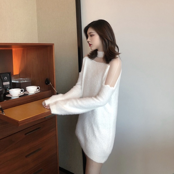 Rochie modernă de puf de damă cu mâneci lungi și tul în alb și negru