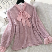 Cămașă de șifon de damă în alb, negru, roz și bej cu cravate și mâneci largi