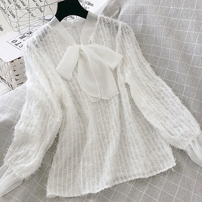 Cămașă de șifon de damă în alb, negru, roz și bej cu cravate și mâneci largi