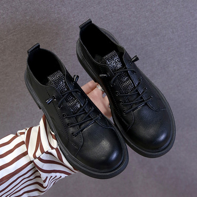 Női alkalmi cipő eko bőrből fekete-fehér színben