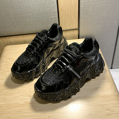 Női alkalmi cipők durva talppal ökobőrből fekete, fehér és piros színben