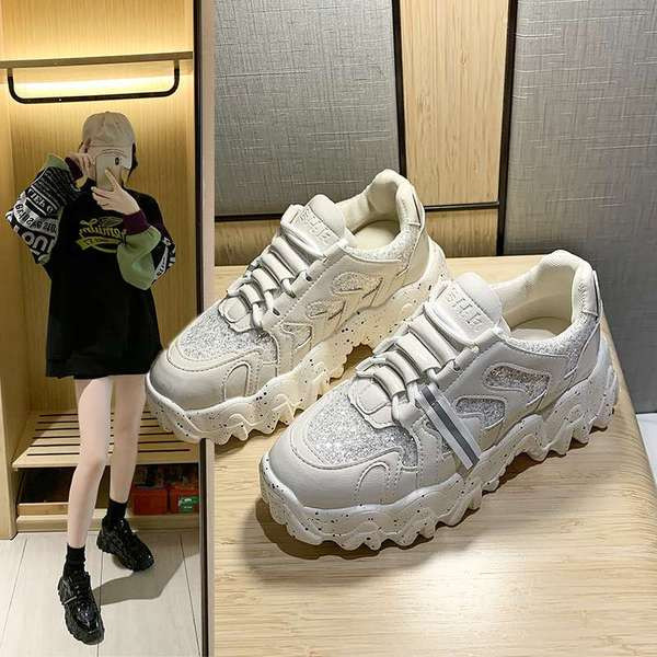 Női alkalmi cipők durva talppal ökobőrből fekete, fehér és piros színben