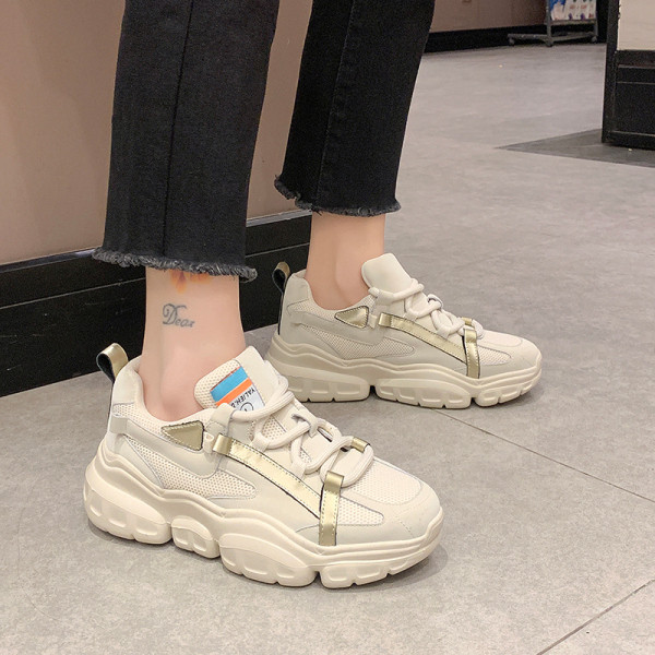 Öko bőrből készült, fekete-fehér női tornacipő új modellje