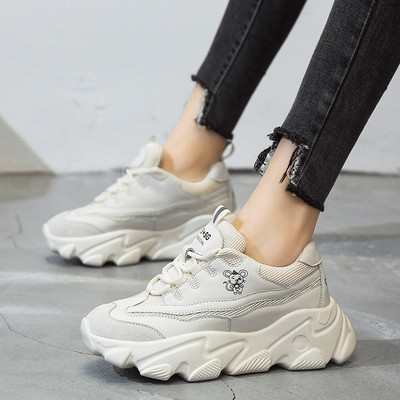 Női őszi tornacipő durva talppal, fehér és szürke színben