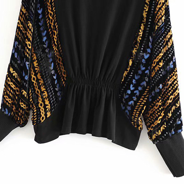 Női pulóver vékony kötésű széles mintás gumis derékkal, fekete színben, mintás mintával