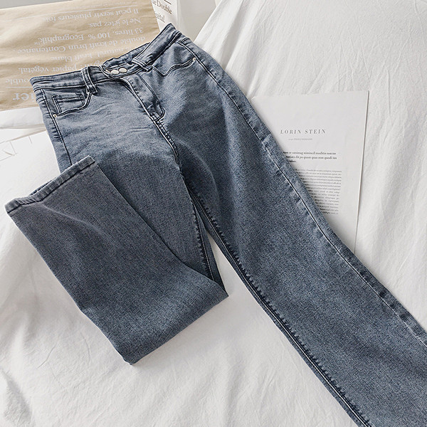 Női farmer fekete, szürke és kék színben, magas derékkal és zsebekkel