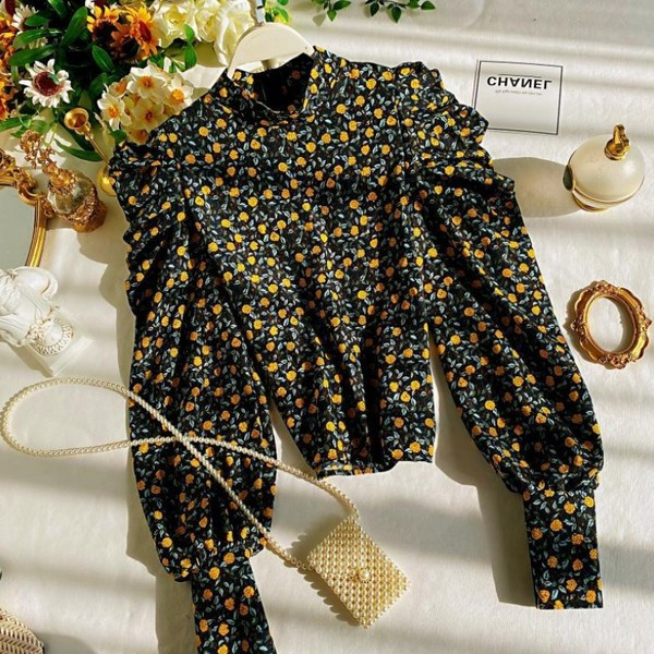 Modern női ing puffos ujjakkal, virágmintával három színben