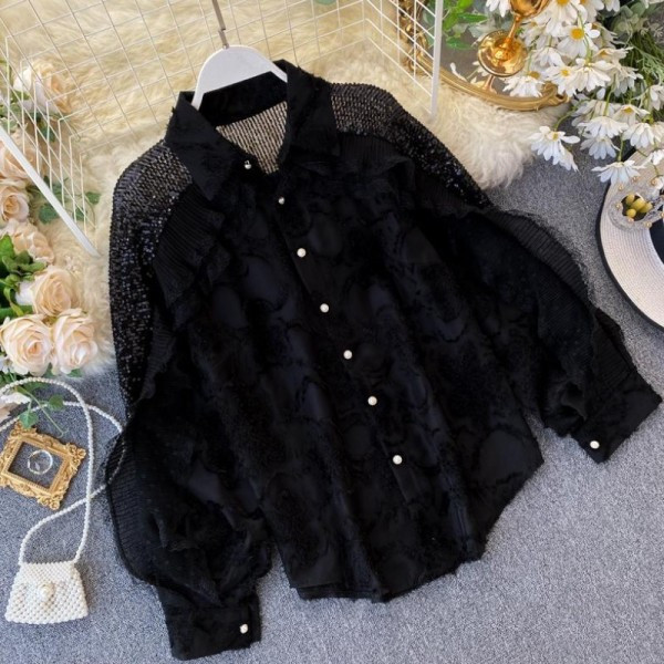 Modern női ing gombokkal és csipkével fehér és fekete színben