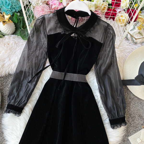 Női bársony ruha retro stílusú fekete színben, nyakkendővel és gallérral