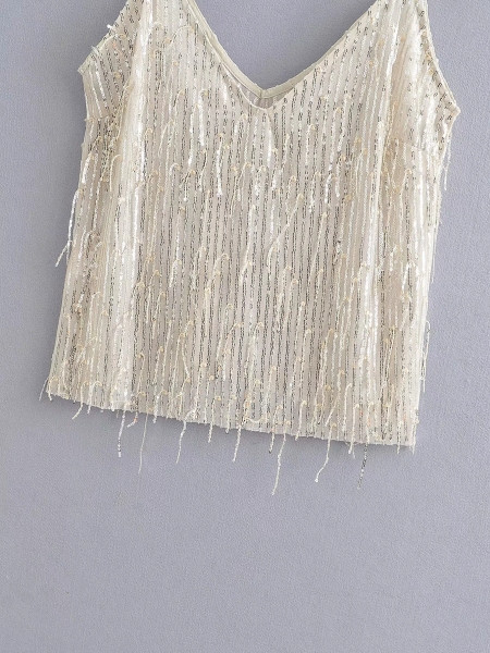 Modern rövid, vékony bézs pántokkal, flitterekkel és rojtokkal