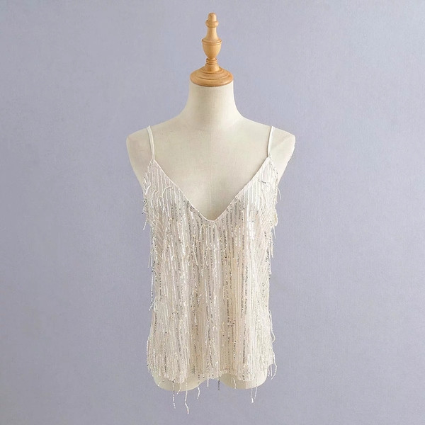 Modern rövid, vékony bézs pántokkal, flitterekkel és rojtokkal