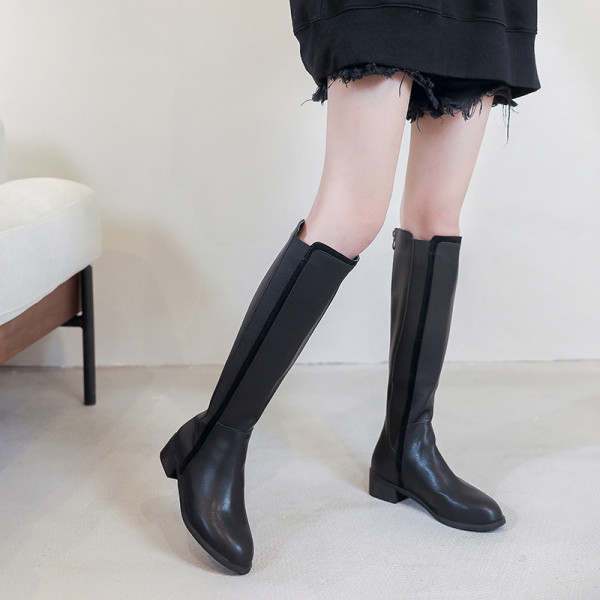 Női téli csizma eko bőrből fekete színben, cipzárral