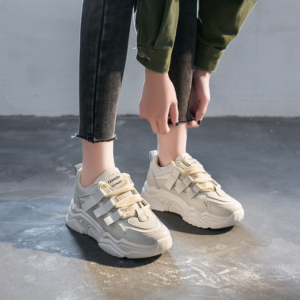 Casual ανδρικά πάνινα παπούτσια με λουράκια βελκρό σε λευκό, μπεζ και ροζ χρώμα