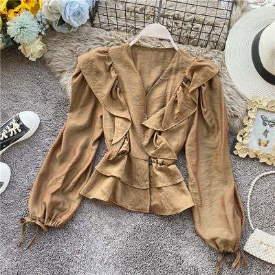 Női ing spitz nyakkivágással és ujjkötős bézs, fehér, fekete és barna színben