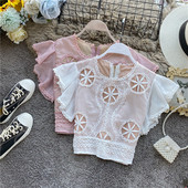 Női alkalmi blúz hímzéssel és ovális nyakkivágással fehér, rózsaszín és sárga színben