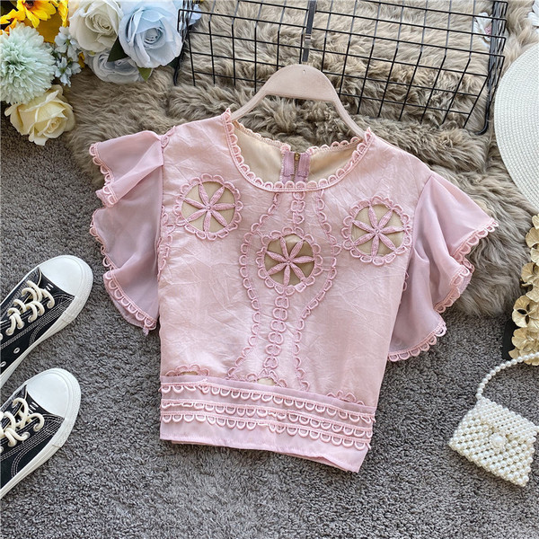 Női alkalmi blúz hímzéssel és ovális nyakkivágással fehér, rózsaszín és sárga színben