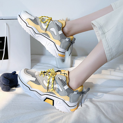 Alkalmi női tornacipő színes kék és sárga nyakkendőkkel