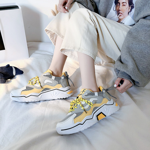 Alkalmi női tornacipő színes kék és sárga nyakkendőkkel