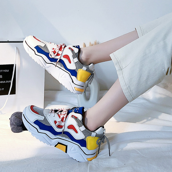 Alkalmi női tornacipő színes kék és sárga nyakkendőkkel