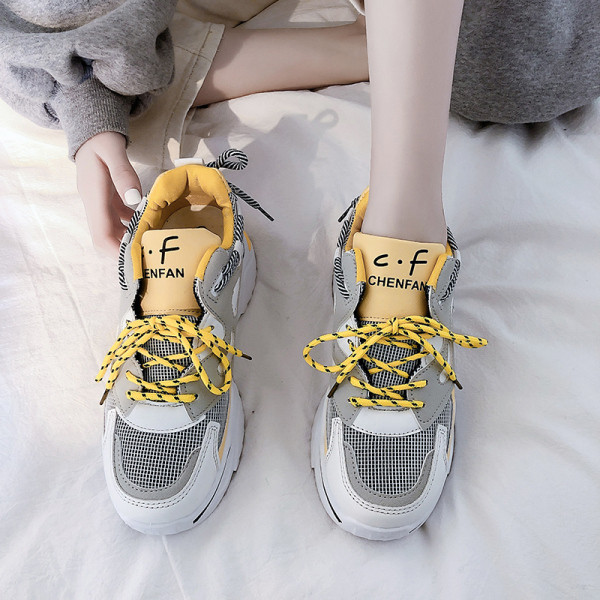 Alkalmi női tornacipő színes kék és sárga nyakkendőkkel