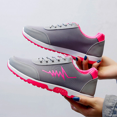 Női alkalmi sportcipő lapos talppal, fekete, szürke és piros színben