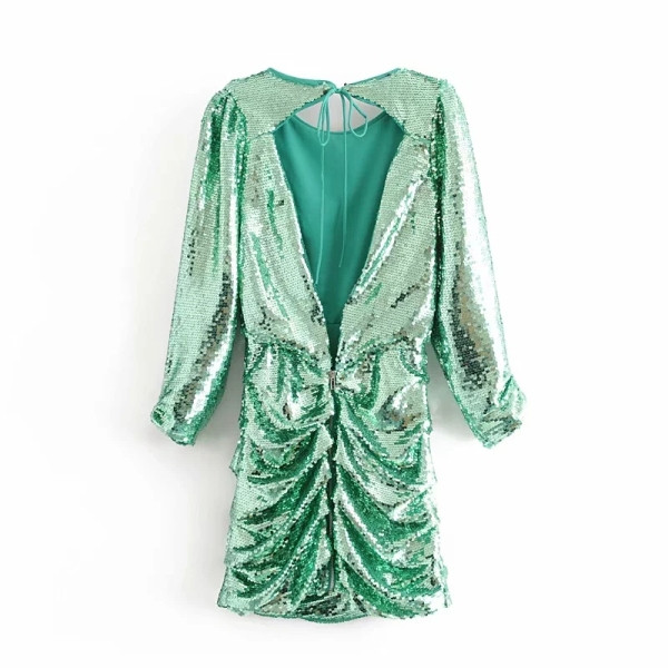Modern rövid ruha zöld színben, flitterekkel és hosszú ujjal