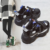 Aktuális női tornacipő durva és magas talppal, fekete és zöld színben