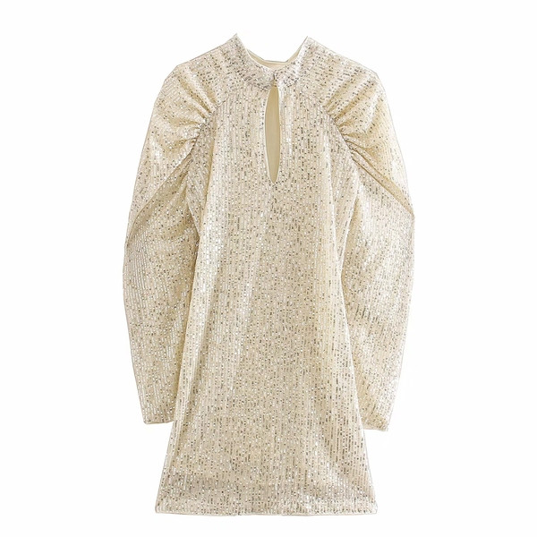 Rövid, modern ruha puffos ujjakkal, ezüst színben, flitterekkel