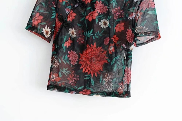 Bluză scurtă transparentă cu guler polo și mâneci scurte cu model negru și floral