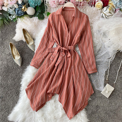 Modern női aszimmetrikus ruha nyakkendővel és spitz nyakkivágással, öt színben