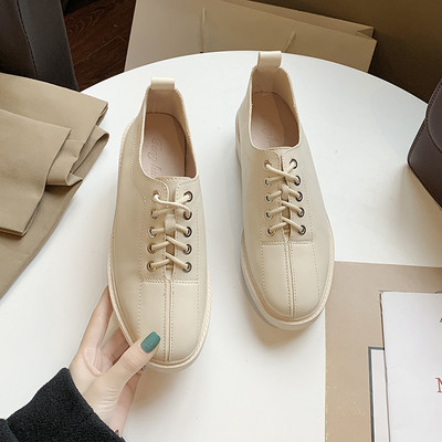 Női alkalmi cipő eko bőrből fekete és bézs színben - két modell