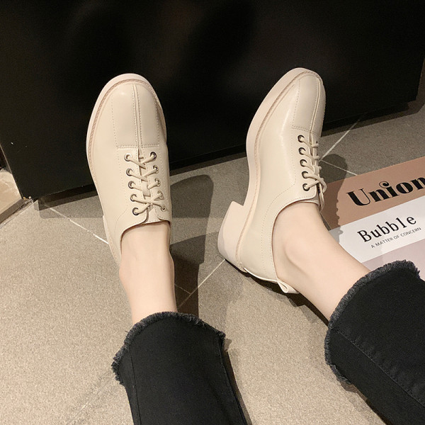 Női alkalmi cipő eko bőrből fekete és bézs színben - két modell