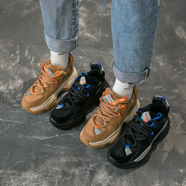 Női tornacipő új modellje durva talppal, fekete és barna színekben