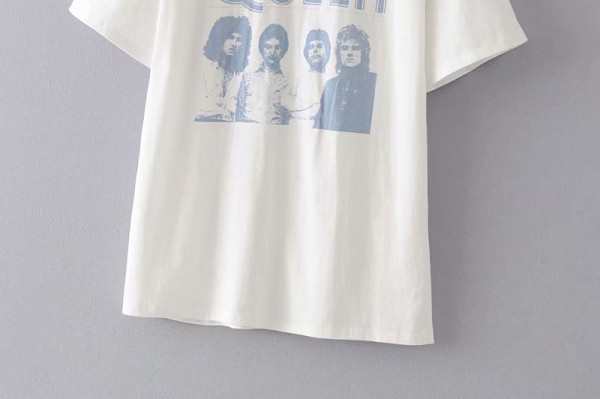 Alkalmi női rövid ujjú póló fehér színben, rátéttel