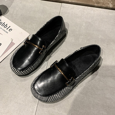 Γυναικεία casual καρό παπούτσια σε μαύρο και άσπρο χρώμα - δύο μοντέλα