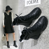 Γυναικείες μπότες φθινοπώρου-χειμωνιάτικα σε οικολογικό δέρμα με κορδόνια και φερμουάρ σε μαύρο χρώμα