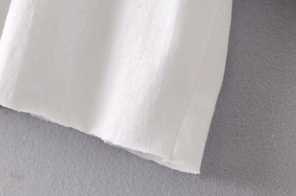 Καθημερινή κοντύ μπλούζα  κοντομάνικη  σε λευκό χρώμα