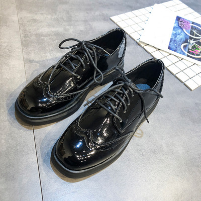 Lapos talpú női alkalmi cipő fekete színben - két modell