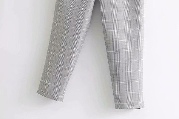 Pantaloni de dama in carouri cu talie inalta si curea de culoare gri