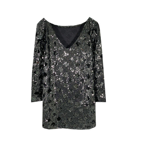 Rövid, elegáns ruha spitz nyakkivágással, fekete színben, flitterekkel