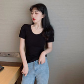 Bluză de damă cu decolteu oval și mâneci scurte de culoare neagră