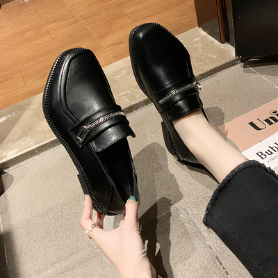 Női alkalmi cipő eko bőrből, lapos talppal fekete-fehér színben