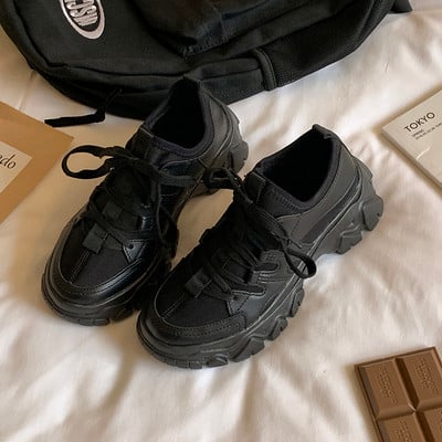 Modern női tornacipő durva talppal, fehér, fekete és bézs színben