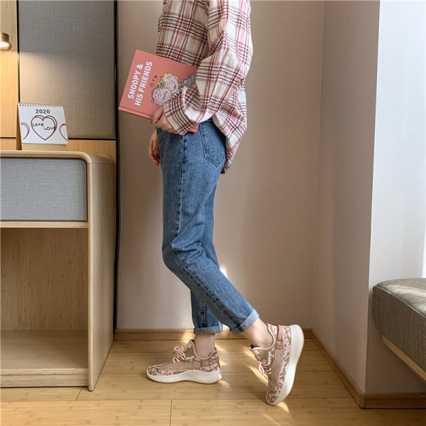 Női alkalmi sportcipő színes motívummal - zöld, bézs, szürke és rózsaszín színben