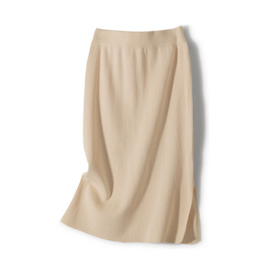 Hosszú kötött szoknya elasztikus derékkal és hasítékkal bézs és fekete színben