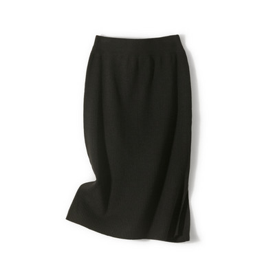 Hosszú kötött szoknya elasztikus derékkal és hasítékkal bézs és fekete színben