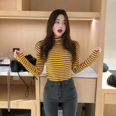 Női kötött csíkos póló narancssárga, sárga és lila színben