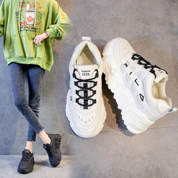 Καθημερινά γυναικεία αθλητικά παπούτσια με σκληρή σόλα σε μαύρο και άσπρο χρώμα